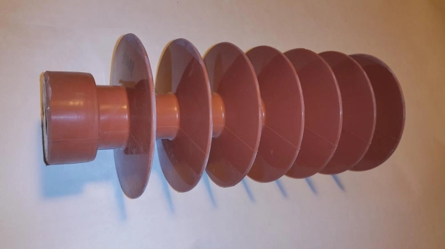 Tahové, podpěrné a staniční izolátory