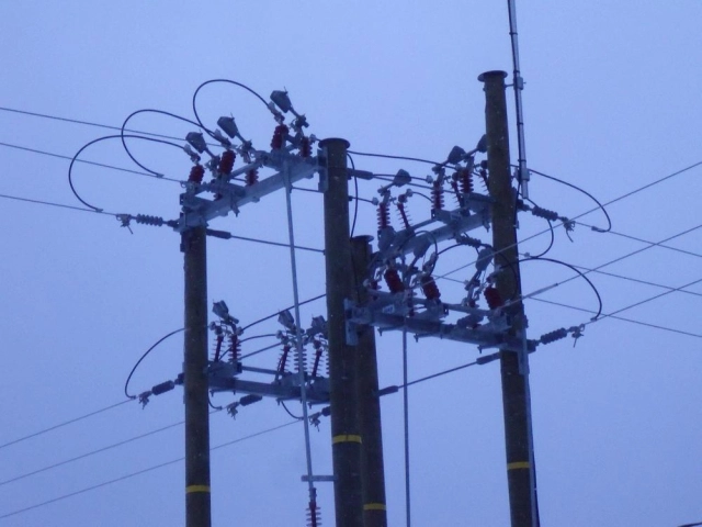 Venkovní odpínače, úsečníky a odpojovače