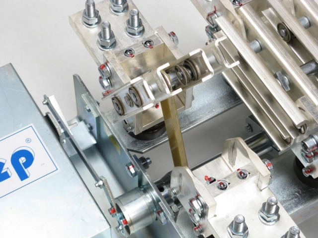 Indoor disconnectors, loadbreak and earthing switches