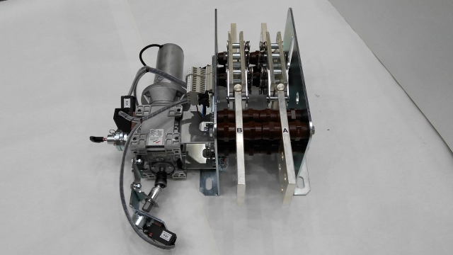 Vnitřní odpojovače, odpínače, zkratovače a uzemňovače