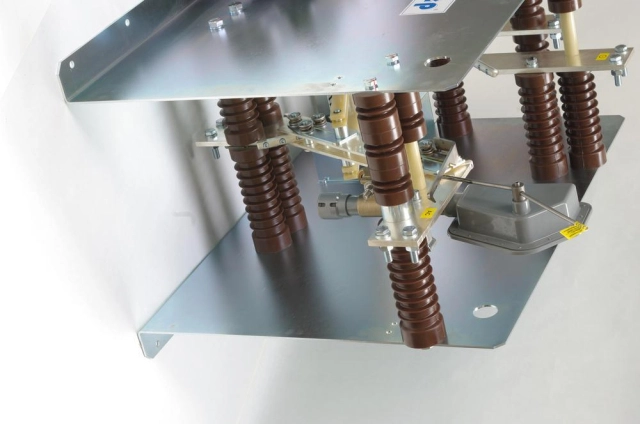 Indoor disconnectors, loadbreak and earthing switches