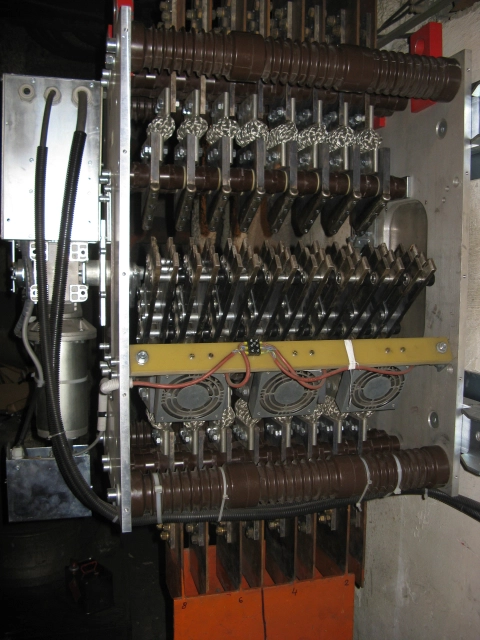 Vnitřní odpojovače, odpínače, zkratovače a uzemňovače