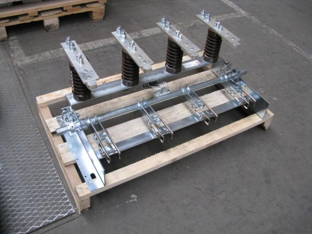 Vnitřní odpojovače, odpínače, zkratovače a uzemňovače