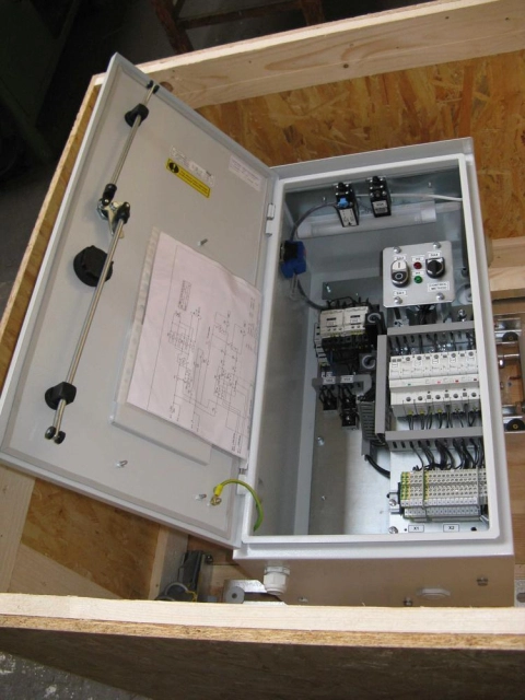 Indoor and outdoor, hand or motor drives