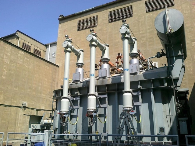 Elektrická zařízení izolovaná plynem SF6, zaústění transformátorů