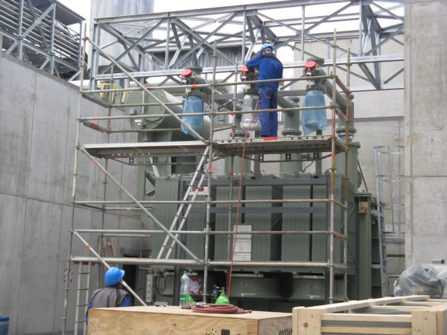 Elektrická zařízení izolovaná plynem SF6, zaústění transformátorů