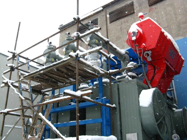 Elektrická zařízení izolovaná plynem SF6, zaústění transformátorů